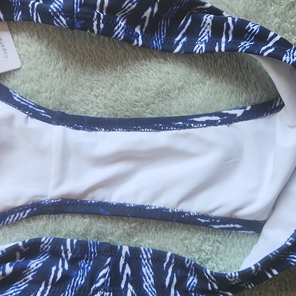 Cupshe swimsuit - Picture 3 of 4